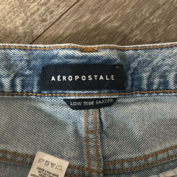 Aeropostale Low Rise Skater Jeans - Picture 2 of 5